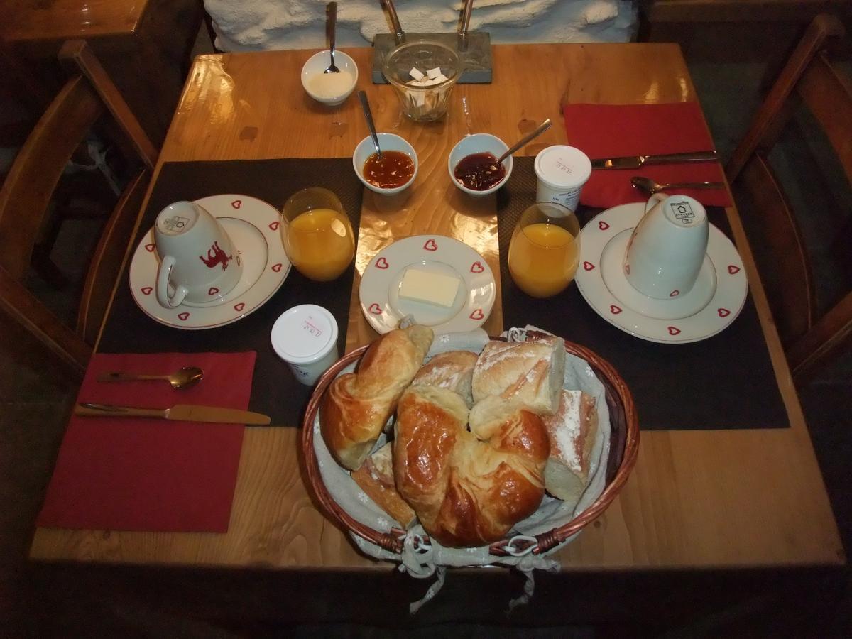 Le Domaine Du Grand Cellier Chambres D'Hotes En Savoie Tournon-sur-Rhône Eksteriør billede